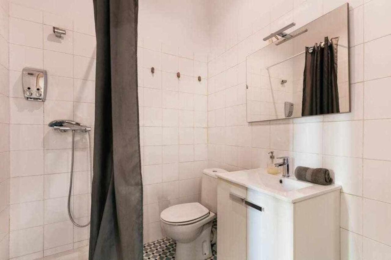 Cozy & Central Apartment Барселона Екстериор снимка