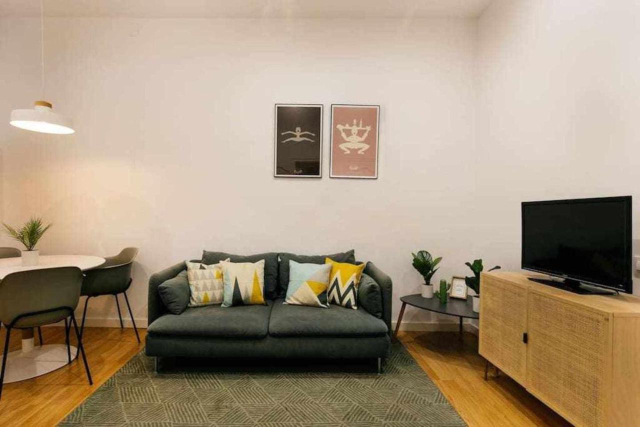 Cozy & Central Apartment Барселона Екстериор снимка