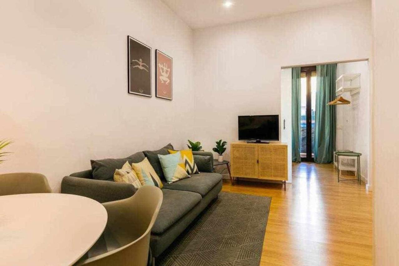 Cozy & Central Apartment Барселона Екстериор снимка