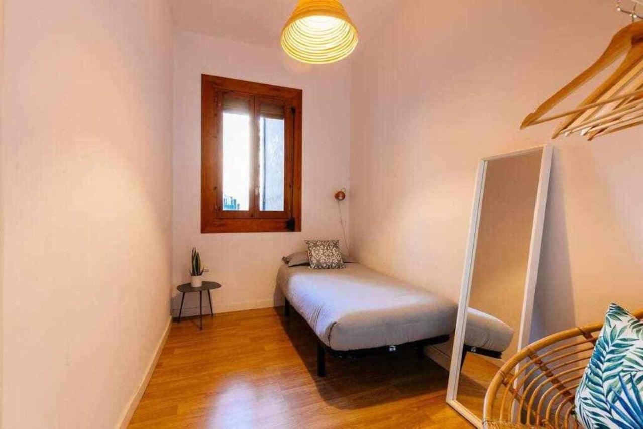 Cozy & Central Apartment Барселона Екстериор снимка